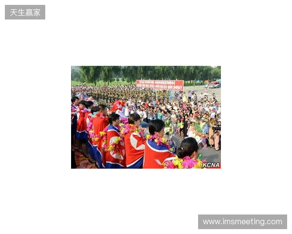 夺得湘超冠军！永州队球员乘坐花车回城，市民夹道欢迎